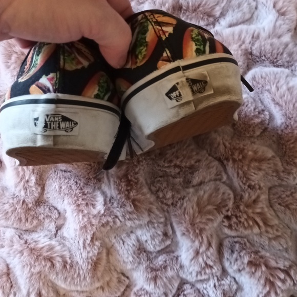 Vans - Picture 3 of 6